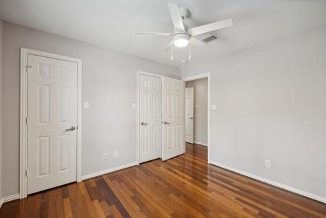 5301 Blossom Street Houston TX 77007