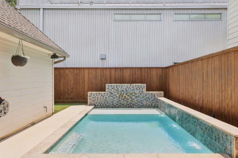 5301 Blossom Street Houston TX 77007