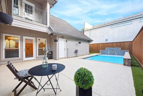 5301 Blossom Street Houston TX 77007