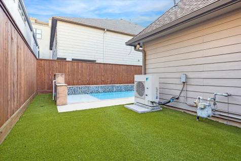 5301 Blossom Street Houston TX 77007