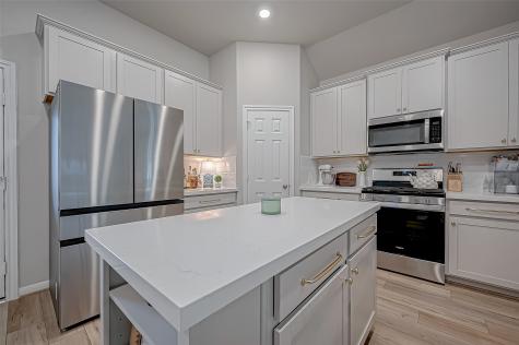 32323 Elmwood Manor Waller TX 77484