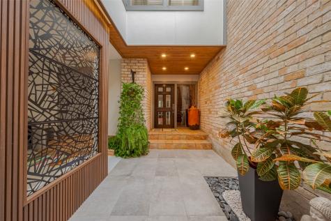 2 River Hollow Lane Houston TX 77027