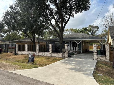 6811 Roswell Street Houston TX 77022
