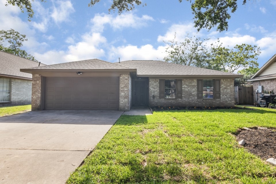 2105 Greenwood Drive Rosenberg TX 77471