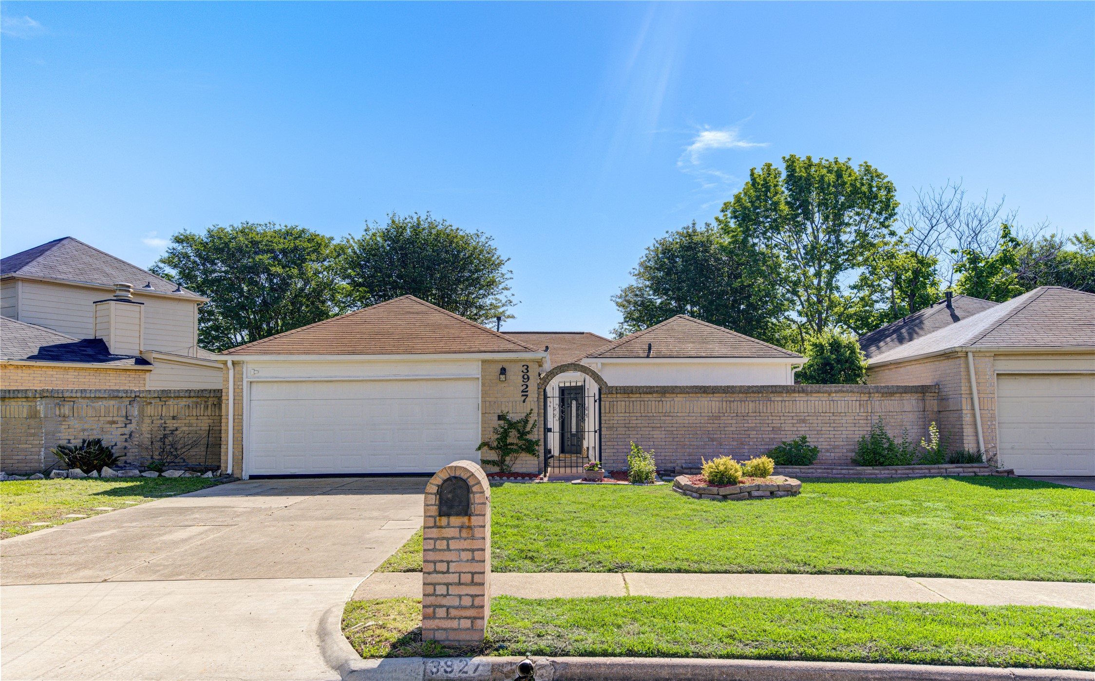 3927 Summit Valley Drive Houston TX 77082