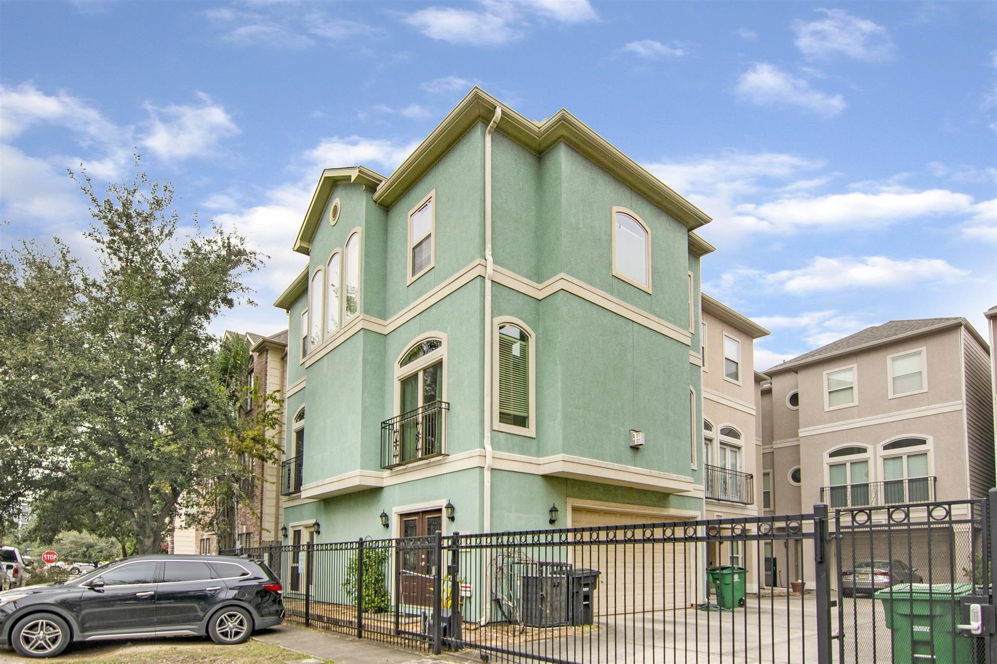 5206 Nett Street A Houston TX 77007
