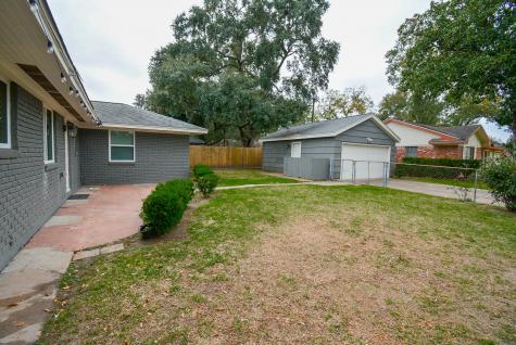 1437 Wisterwood Drive Houston TX 77043