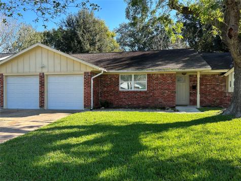 2311 Willow Boulevard Pearland TX 77581