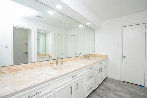 7822 Albin Lane Houston TX 77071