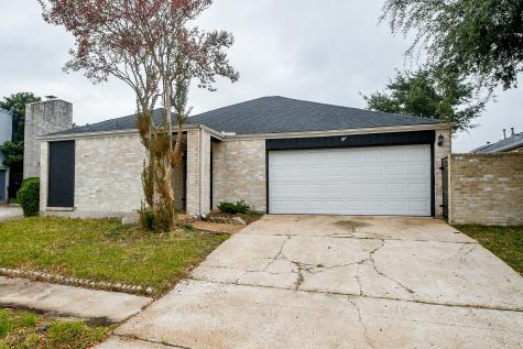 7822 Albin Lane Houston TX 77071