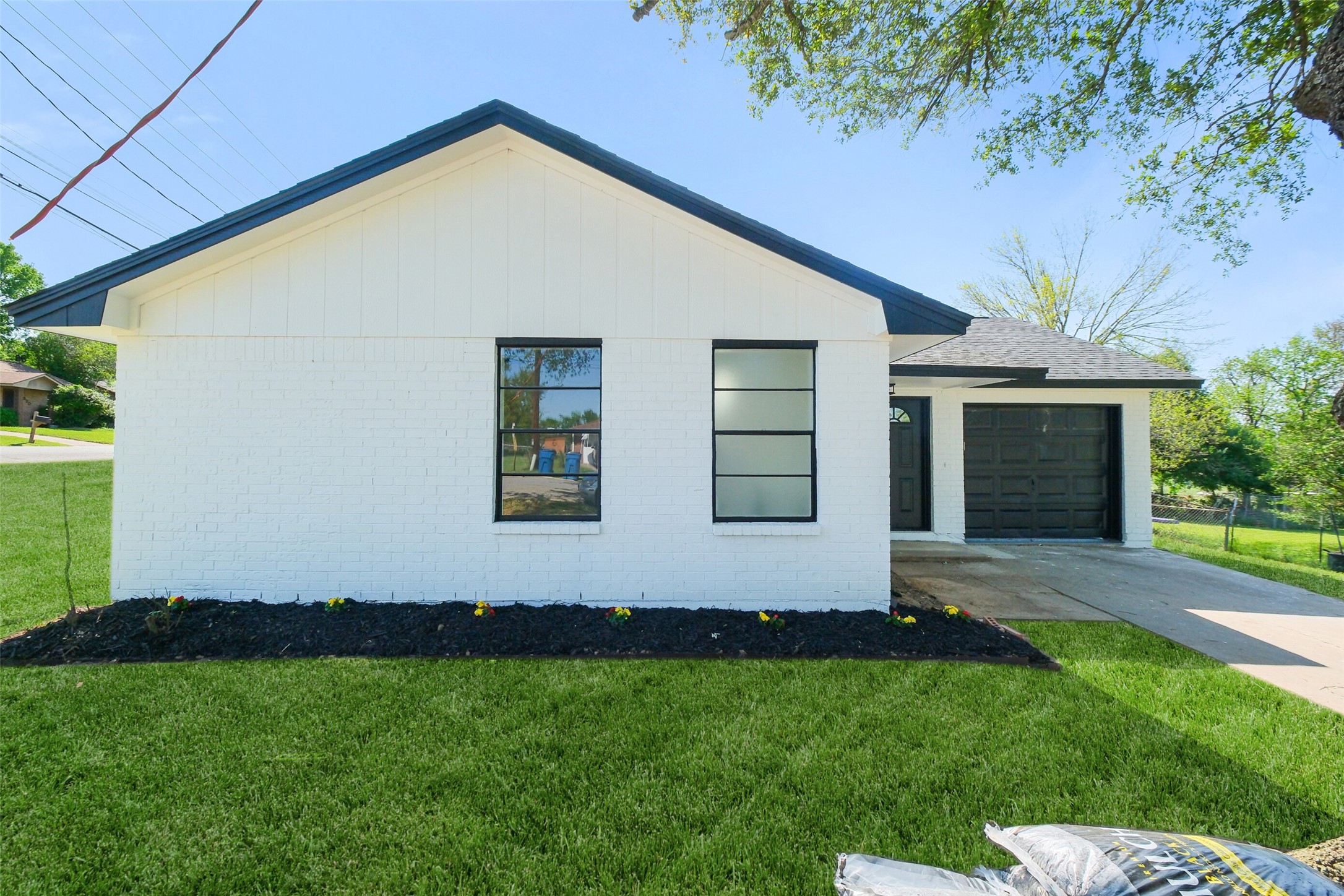 221 N Baron Street Bellville TX 77418