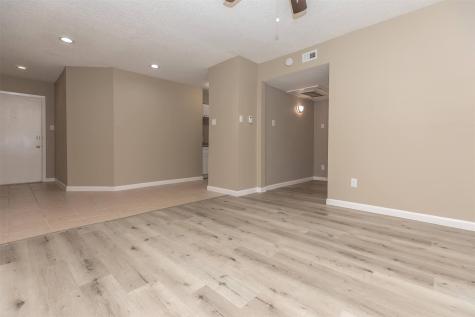 9707 N Timberside Drive 15 Houston TX 77025