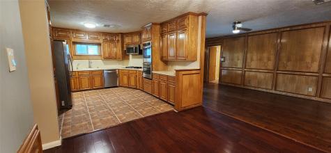 616 Cannan Drive Angleton TX 77515