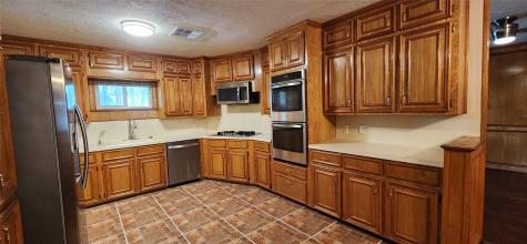 616 Cannan Drive Angleton TX 77515