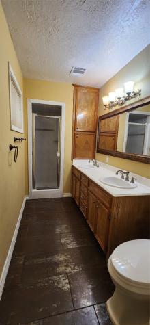 616 Cannan Drive Angleton TX 77515