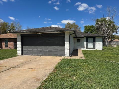 221 Austin Street Angleton TX 77515