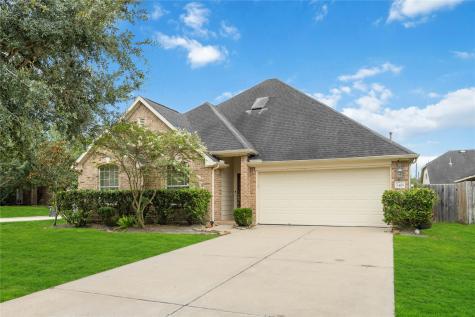 2405 Avalon Trace Lane Pearland TX 77581