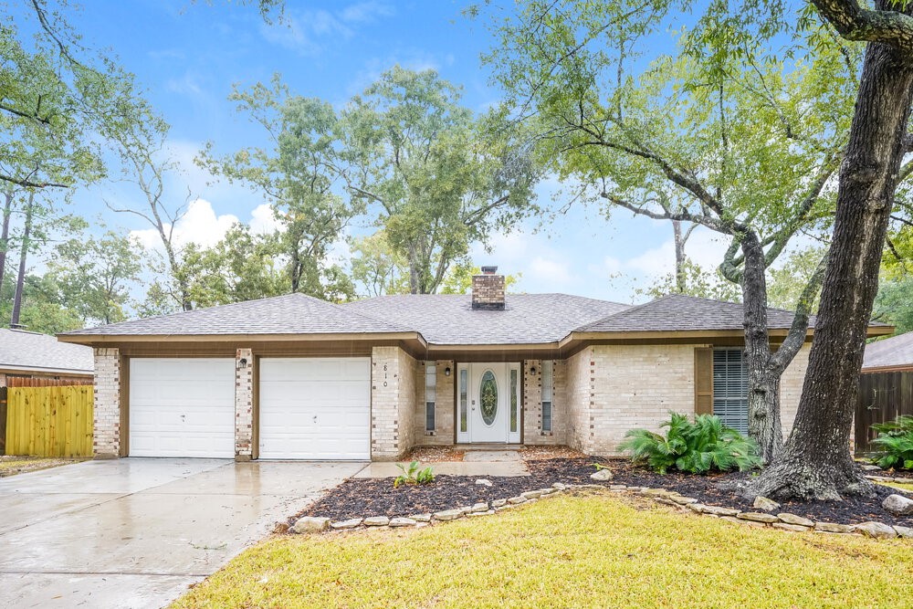 810 S Hyannis Port Street Crosby TX 77532