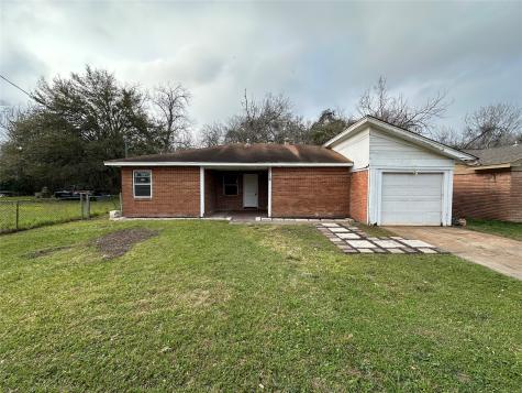 5716 Woodrow Street Texas City TX 77591