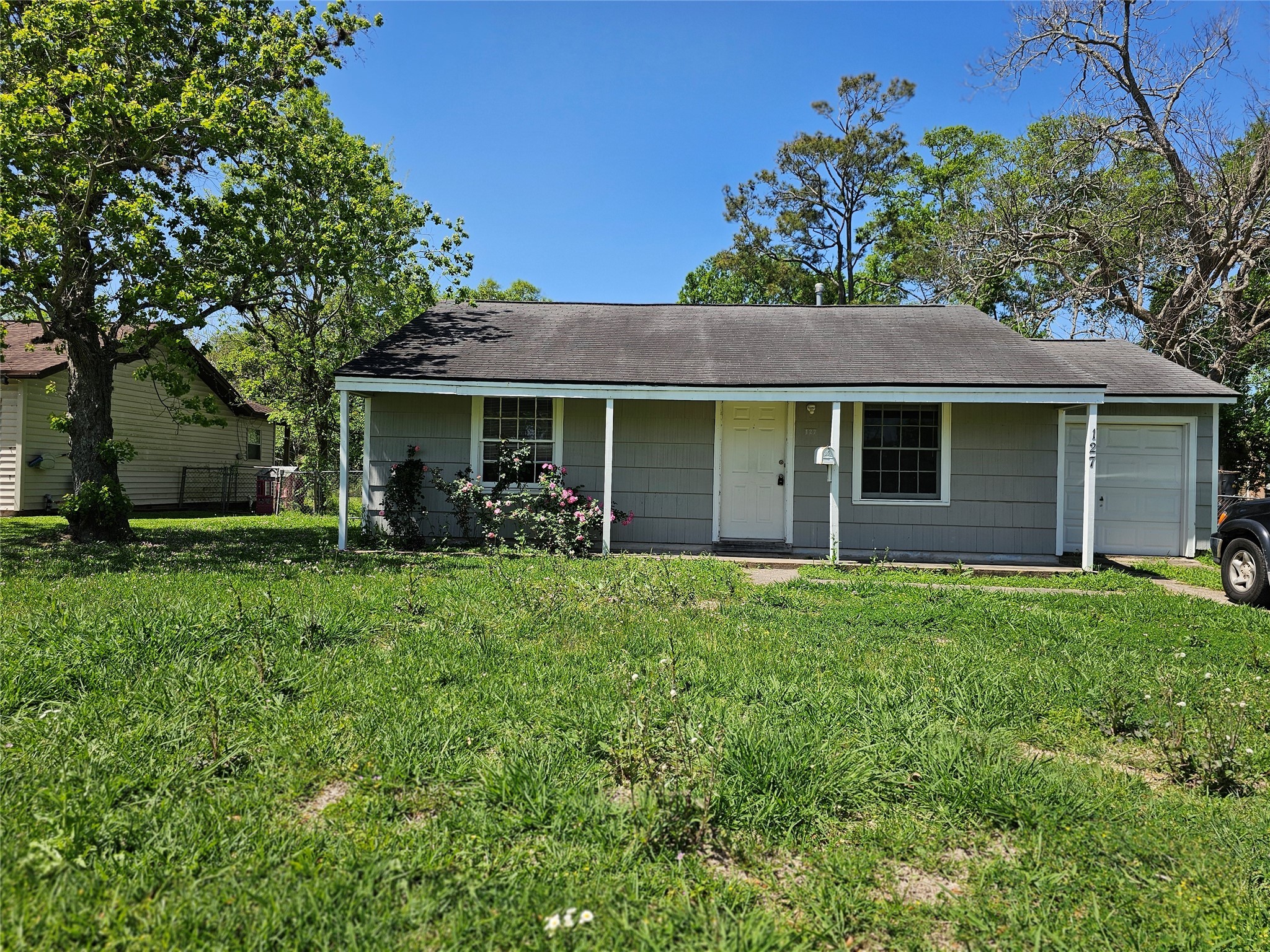 127 Holly Street Lake Jackson TX 77566