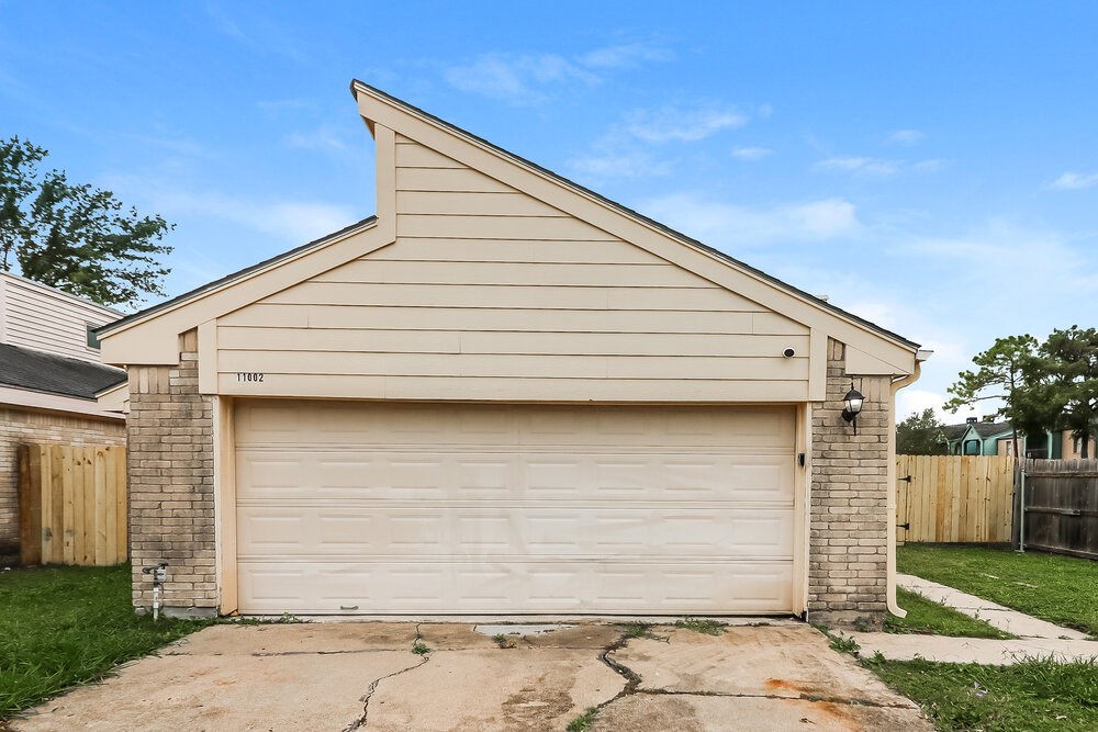 11002 Willwood Drive Houston TX 77072