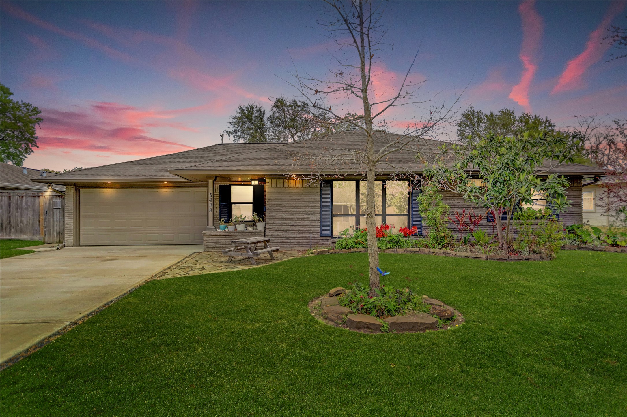 5438 Briarbend Drive Houston TX 77096