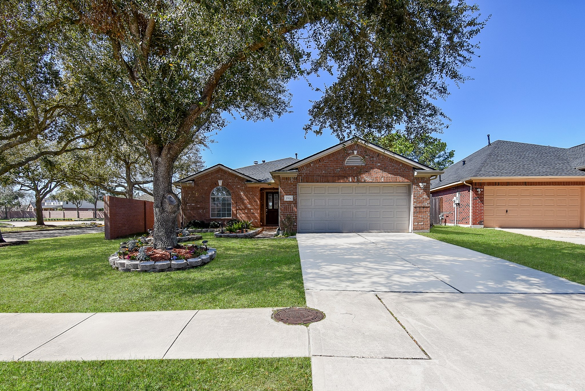 2704 Shadow Bay Drive Pearland TX 77584