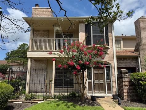 800 Country Place Drive 401 Houston TX 77079