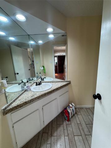 800 Country Place Drive 401 Houston TX 77079