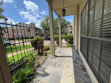 800 Country Place Drive 401 Houston TX 77079