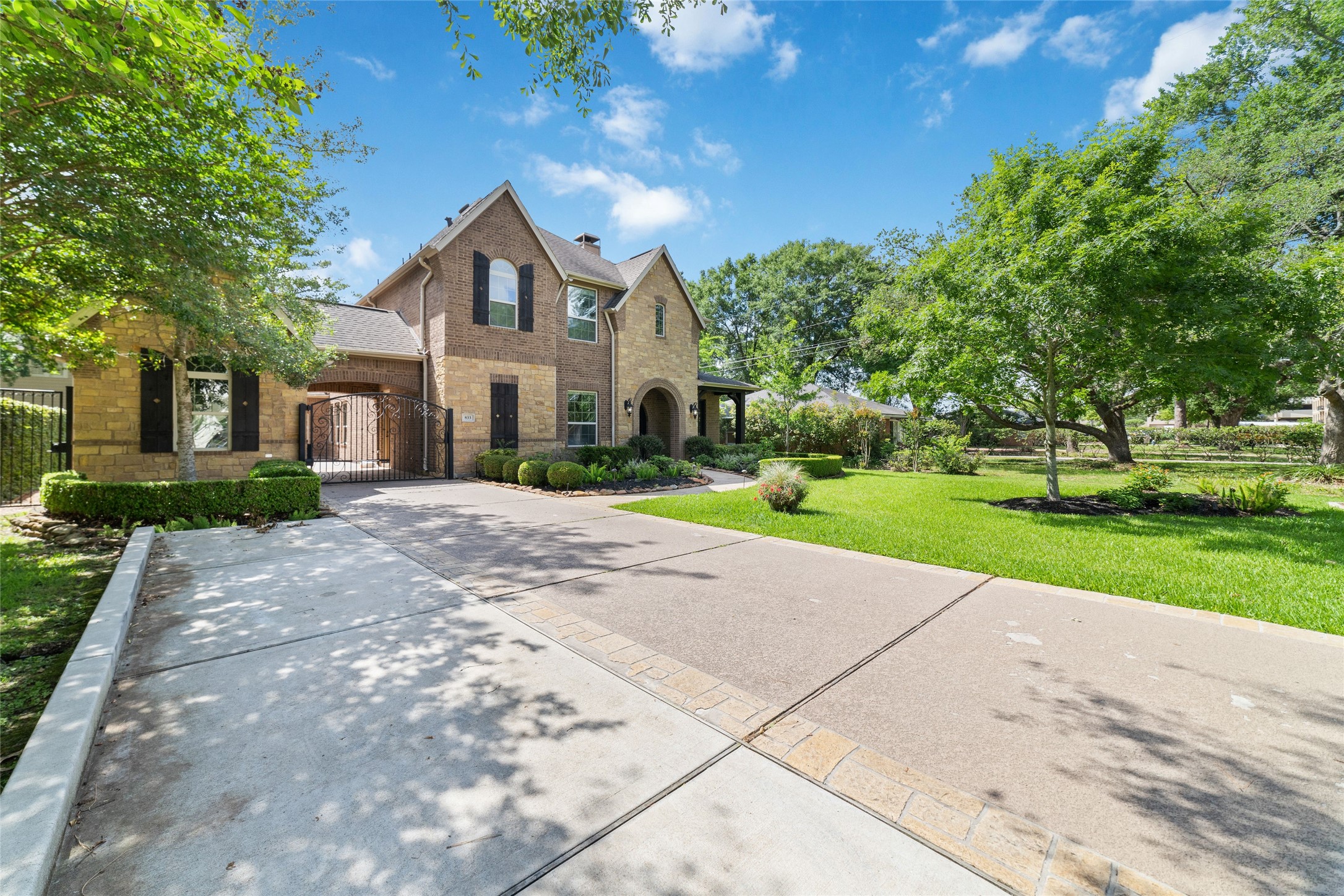 833 Holly Ridge Drive Houston TX 77024