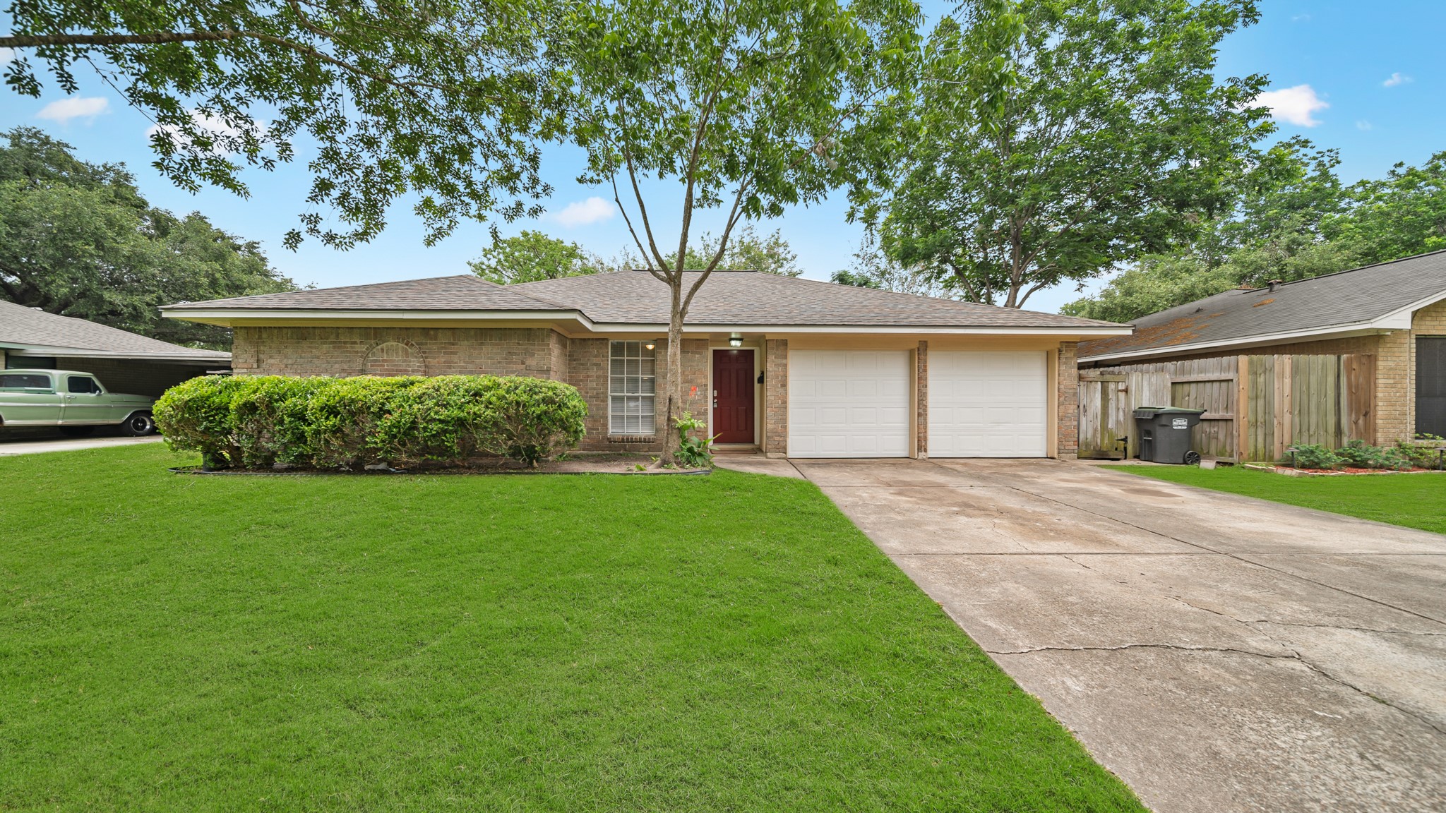 5010 Carmona Lane Pearland TX 77584