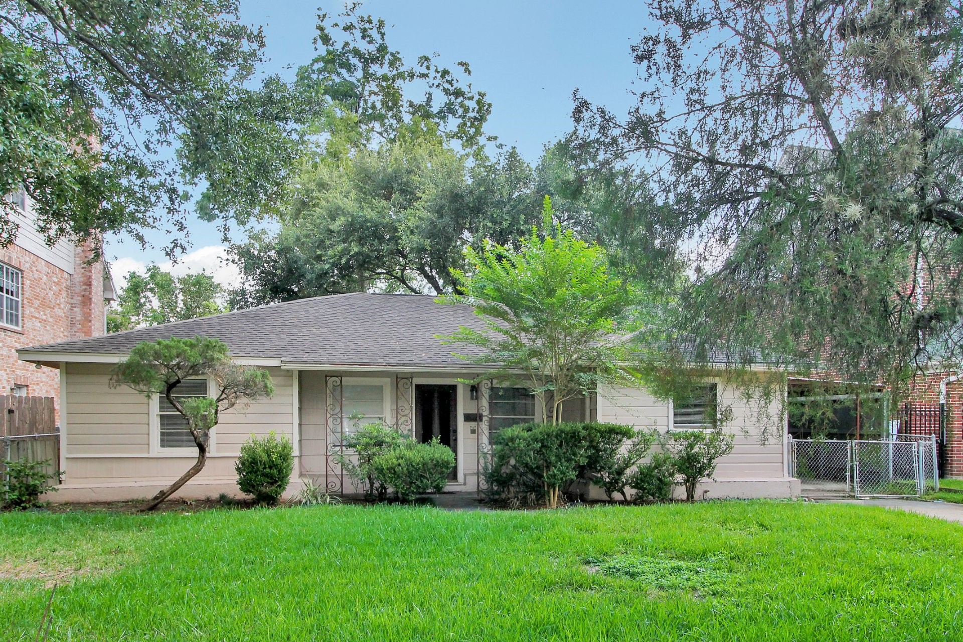110 Pamellia Drive Bellaire TX 77401