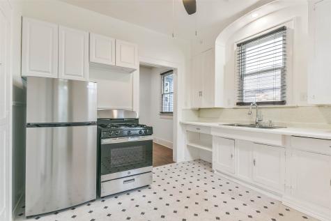 4307 Avenue Q 1/2 Galveston TX 77550