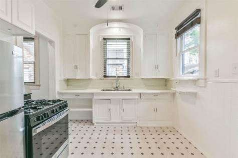 4307 Avenue Q 1/2 Galveston TX 77550