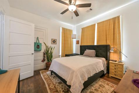 4307 Avenue Q 1/2 Galveston TX 77550