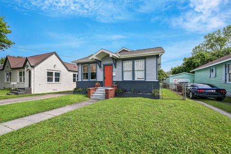 4307 Avenue Q 1/2 Galveston TX 77550