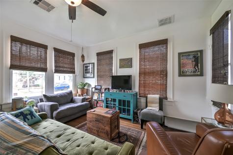 4307 Avenue Q 1/2 Galveston TX 77550