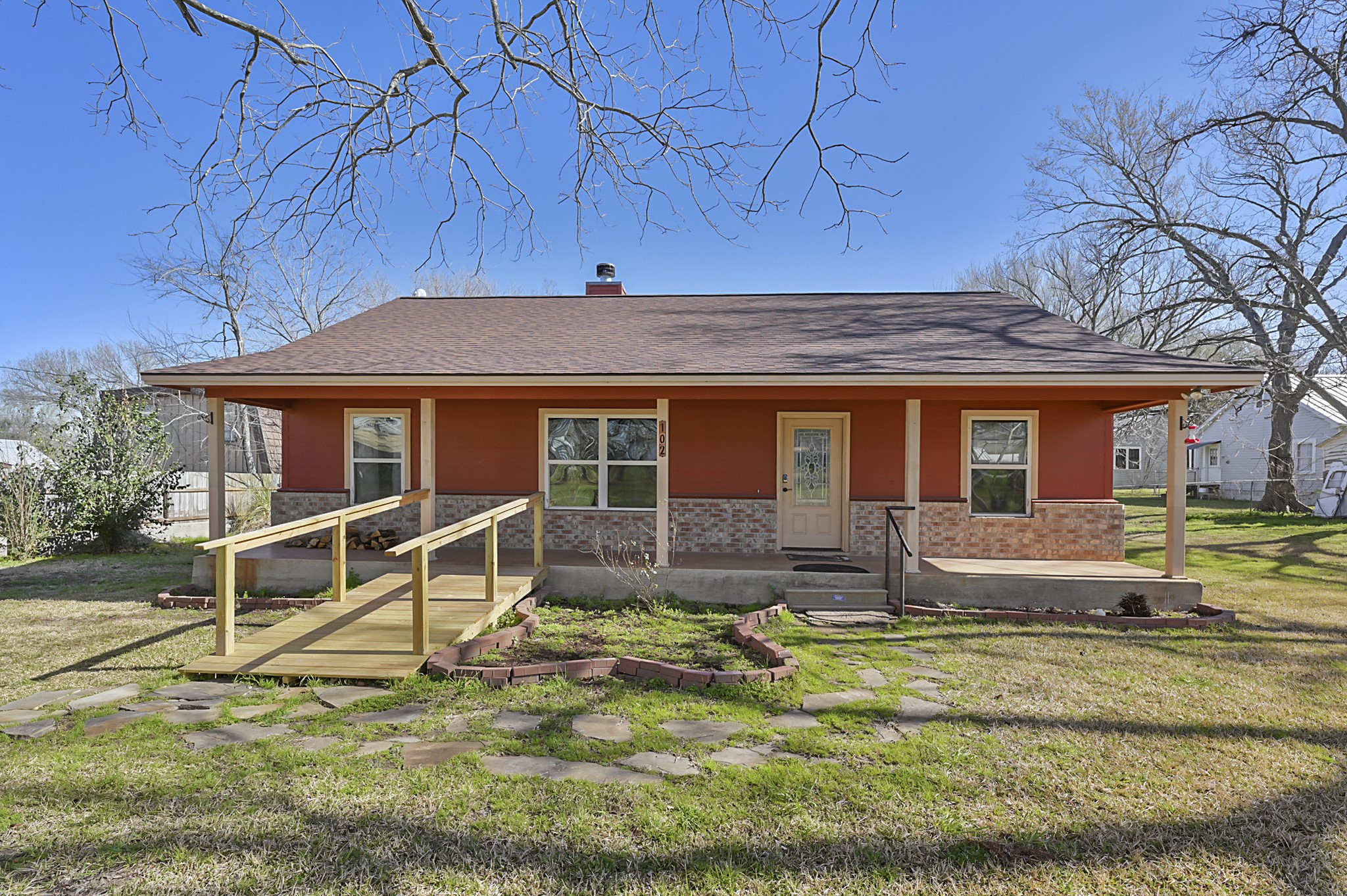102 N Moore Street Caldwell TX 77836