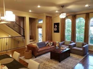 5702 Blossom Street Houston TX 77007