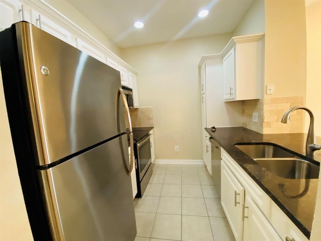 1919 Post Oak Park Drive Drive 2202 Houston TX 77027