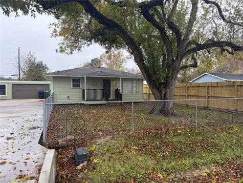 5910 Woodview Drive Humble TX 77396