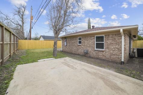 160 W Whitney Street Houston TX 77018