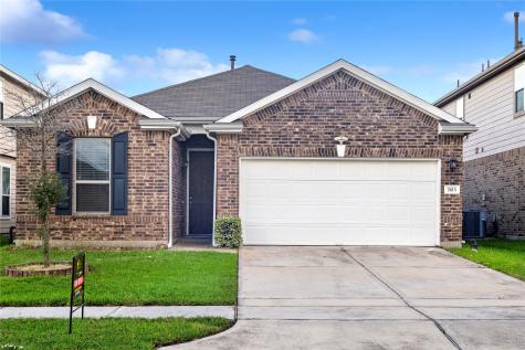 2615 Oakwood Bluff Trail Houston TX 77038