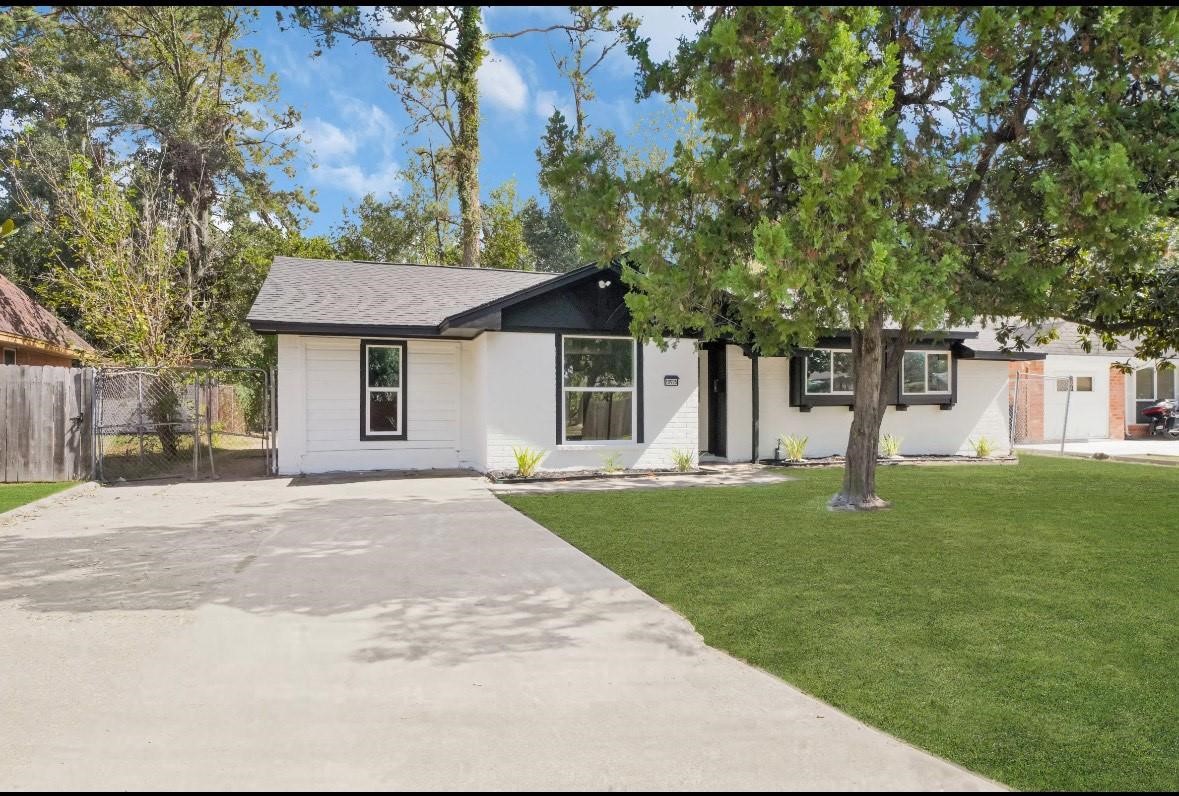 10926 Cheeves Drive Houston TX 77016