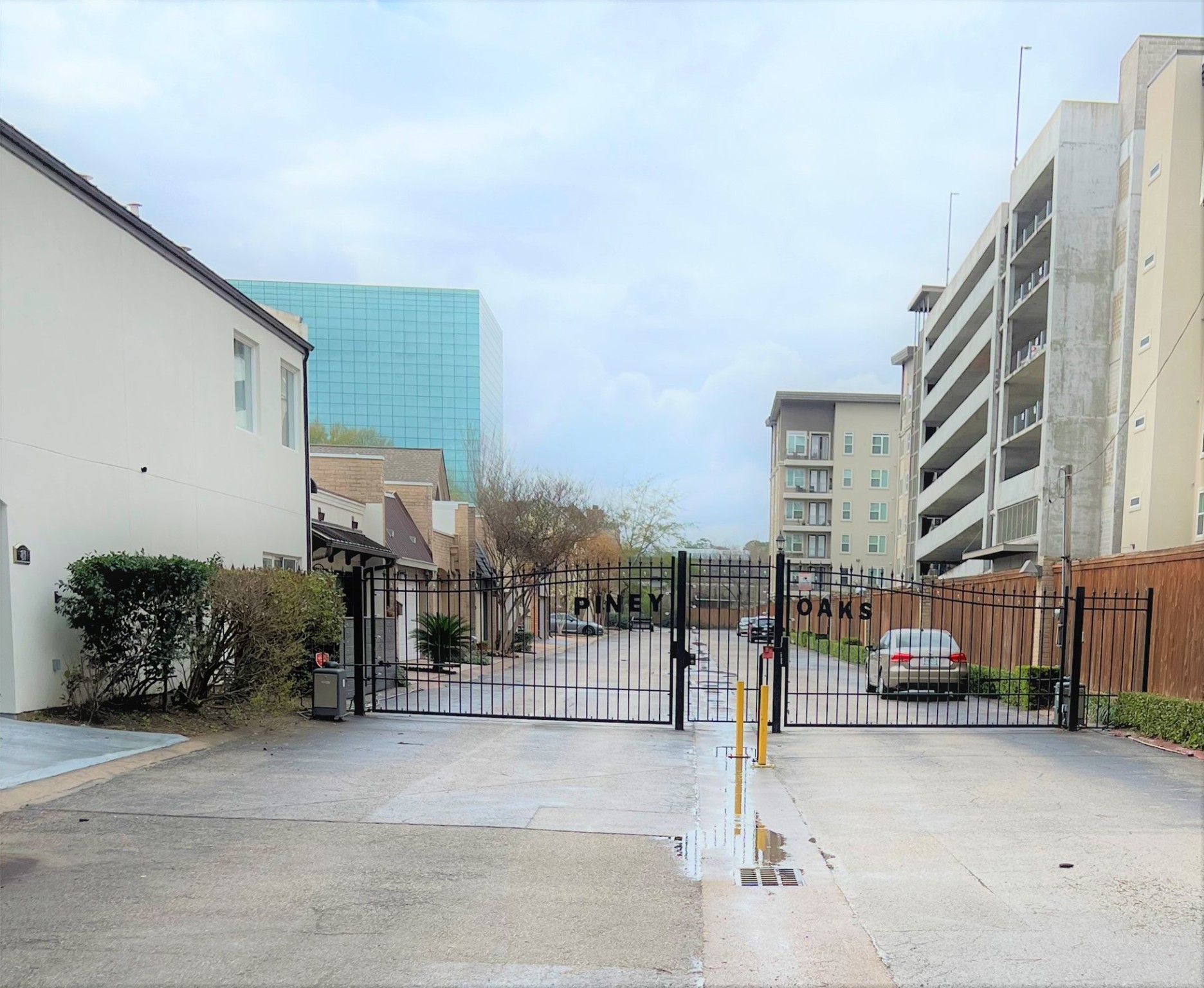 516 S Post Oak Lane 10 Houston TX 77056