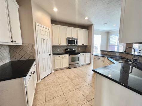 1946 Hawthorne Brook Fresno TX 77545