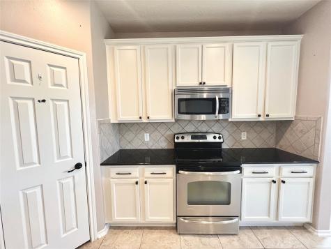 1946 Hawthorne Brook Fresno TX 77545