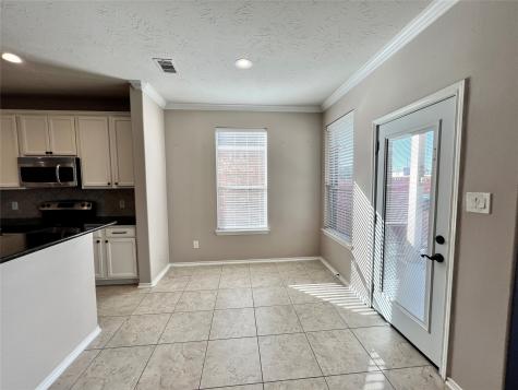 1946 Hawthorne Brook Fresno TX 77545