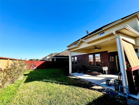 1946 Hawthorne Brook Fresno TX 77545